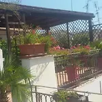 中心露台旅馆 4*